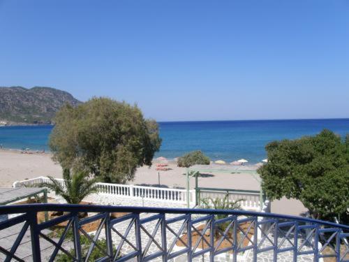 Aparthotel Bay Watch Karpathos Esterno foto