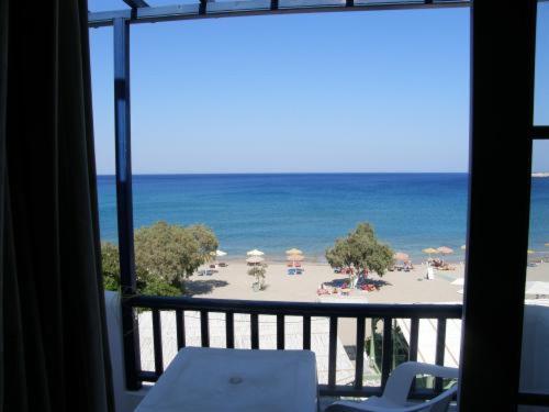 Aparthotel Bay Watch Karpathos Esterno foto