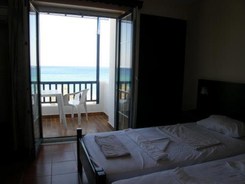 Aparthotel Bay Watch Karpathos Esterno foto